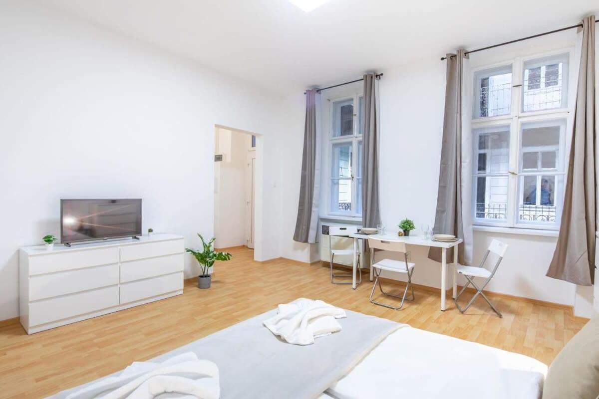 Very Central Convenient Flat Budapest Esterno foto