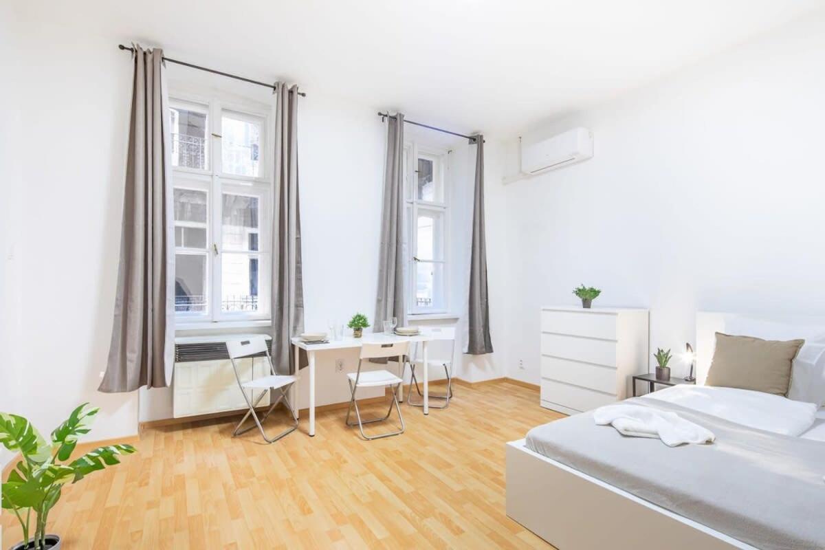 Very Central Convenient Flat Budapest Esterno foto